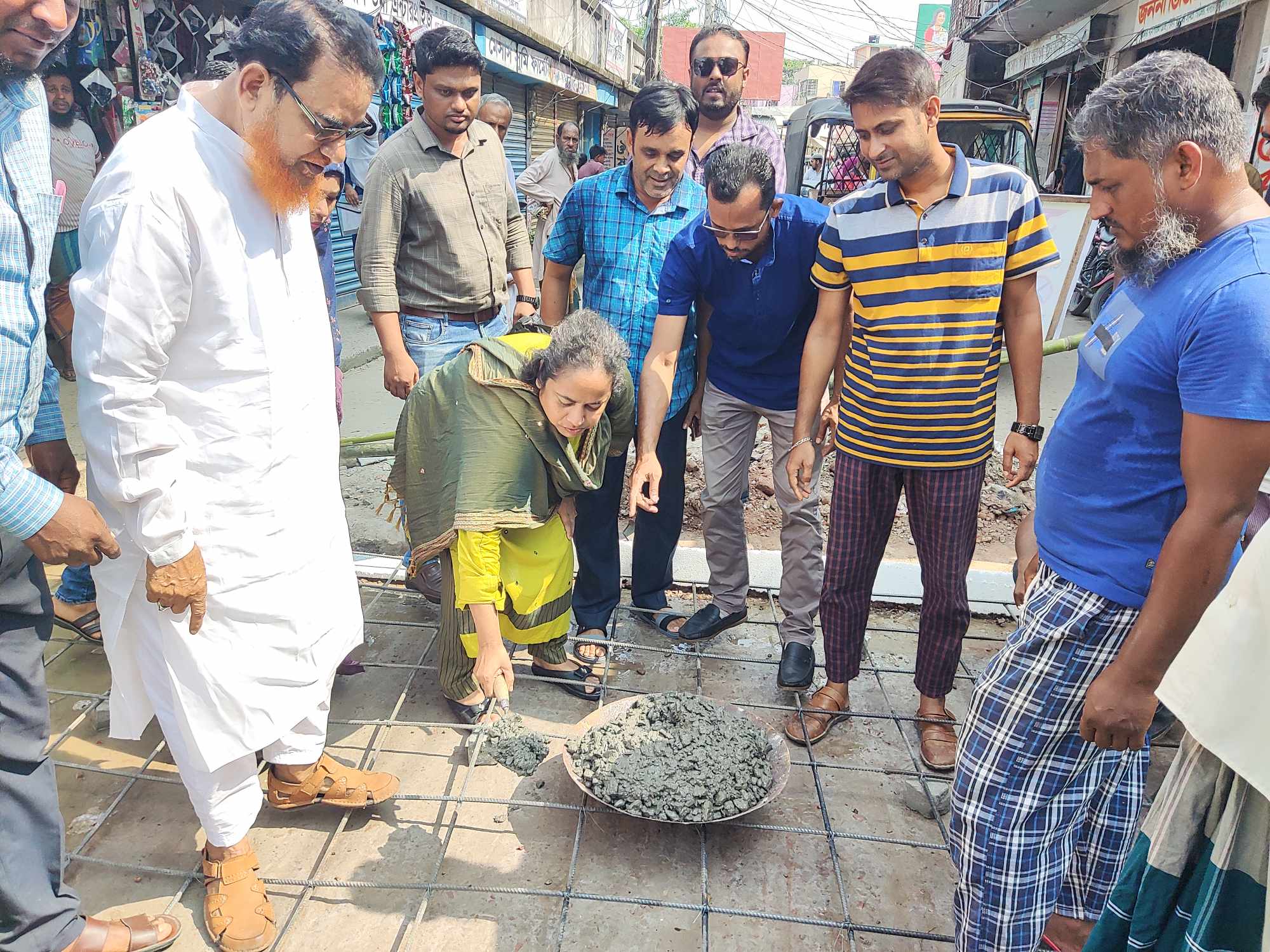 রাজৈর বাসষ্ট্যান্ড হতে রাজৈর বাজার পর্যন্ত রাস্তা আরসিসি করণ